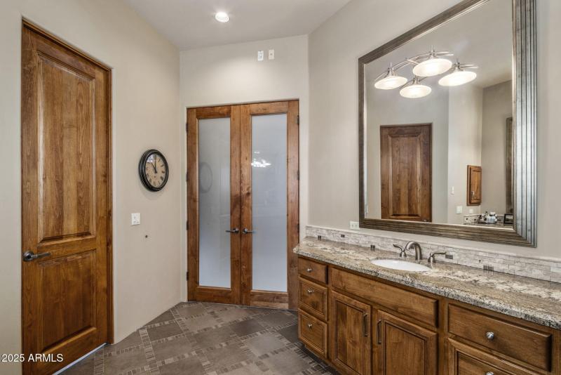 Primary Bath Doors to Close