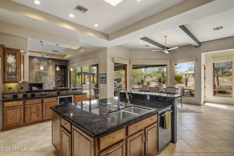 Views of Deck and Spool