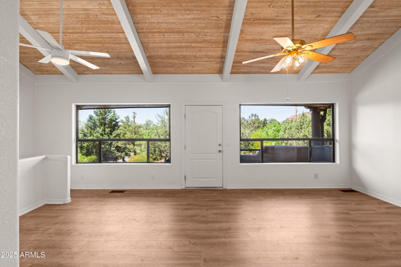 JL_260CoffeePotDr-Unit6-interiors-Common