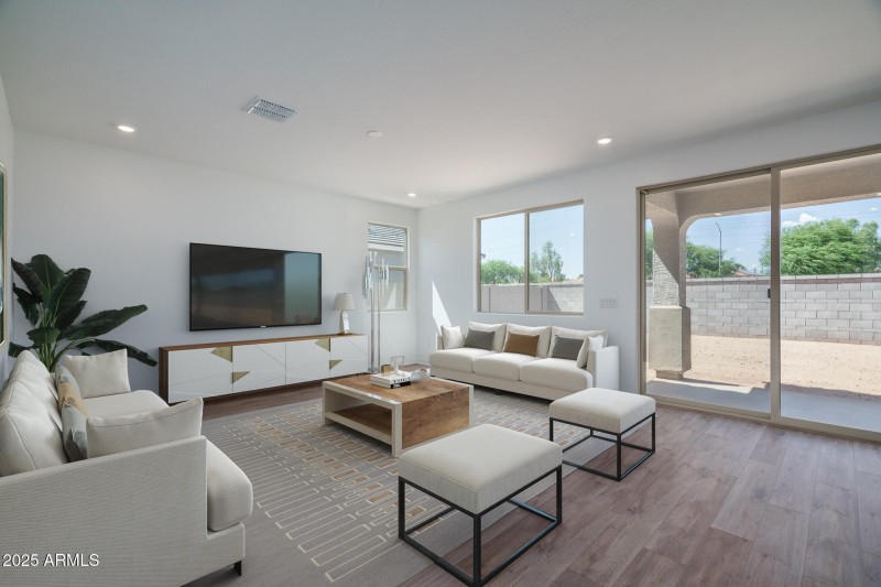 5VS) GREAT ROOM