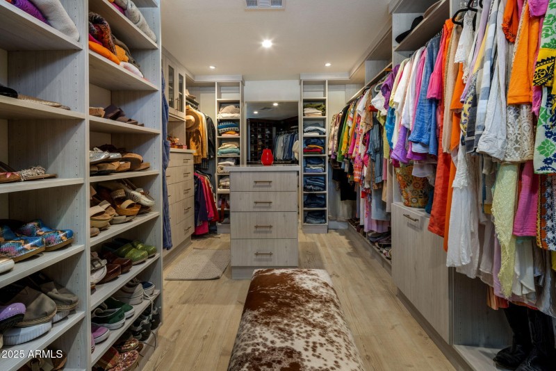 Her Walkin Closet