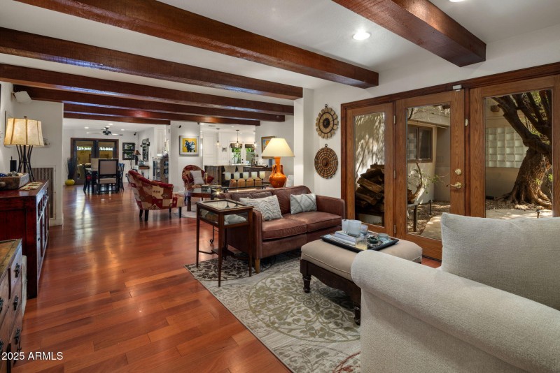 Conversation or reading area