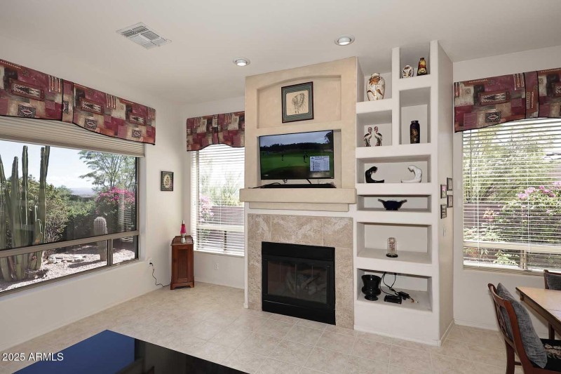 Famiy Room-Fireplace