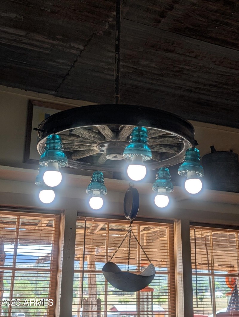 FS UNIQUE FEATURES 4