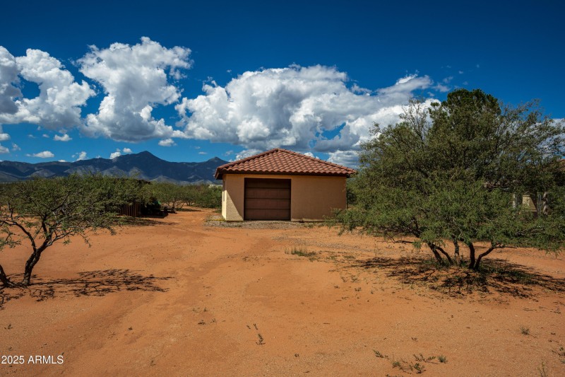 Detached workshop
