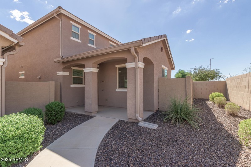 Front Door - Corner Unit (Privacy)