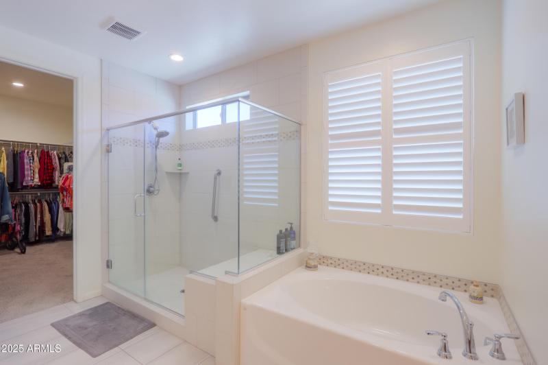 Separate shower & bath