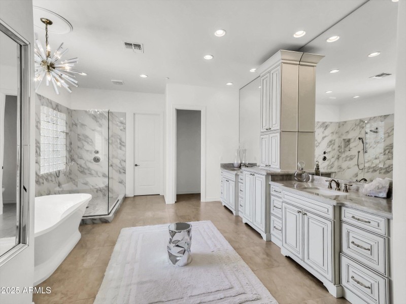 094-5016 E Lucia Drive-94