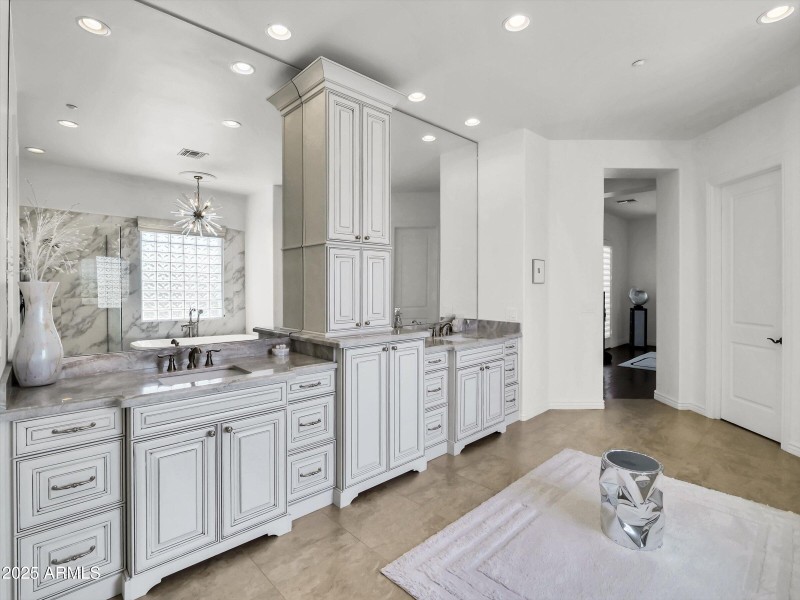 095-5016 E Lucia Drive-95