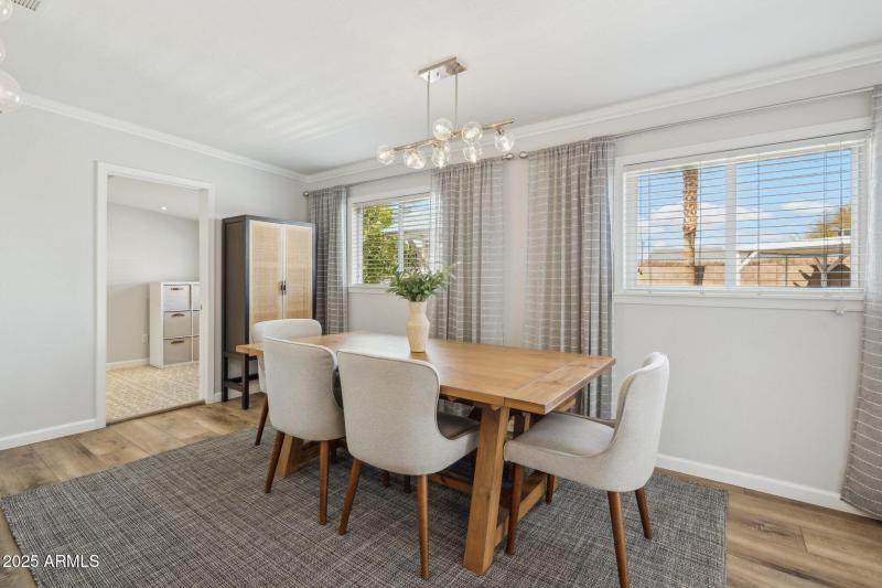 7-web-or-mls-6926-e-culver-st