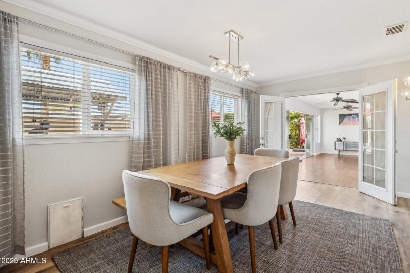 8-web-or-mls-6926-e-culver-st