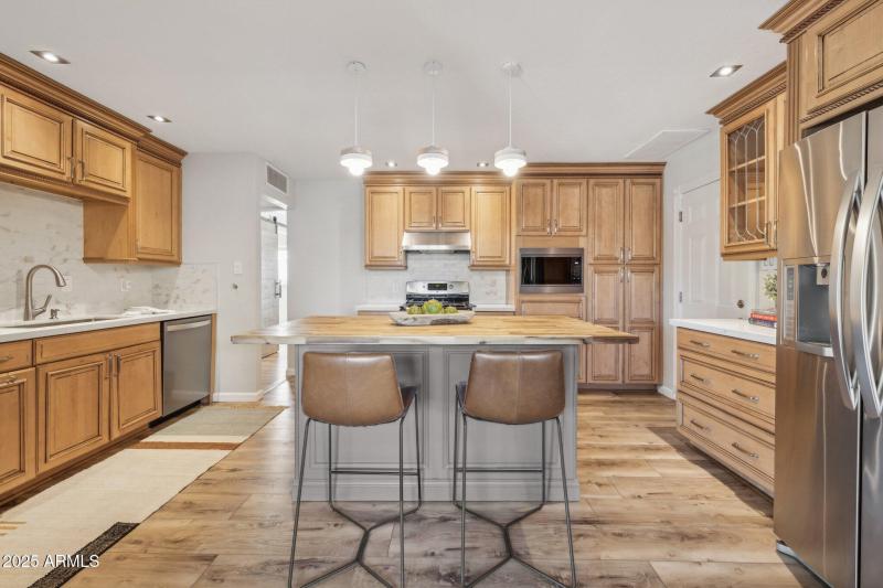 11-web-or-mls-6926-e-culver-st