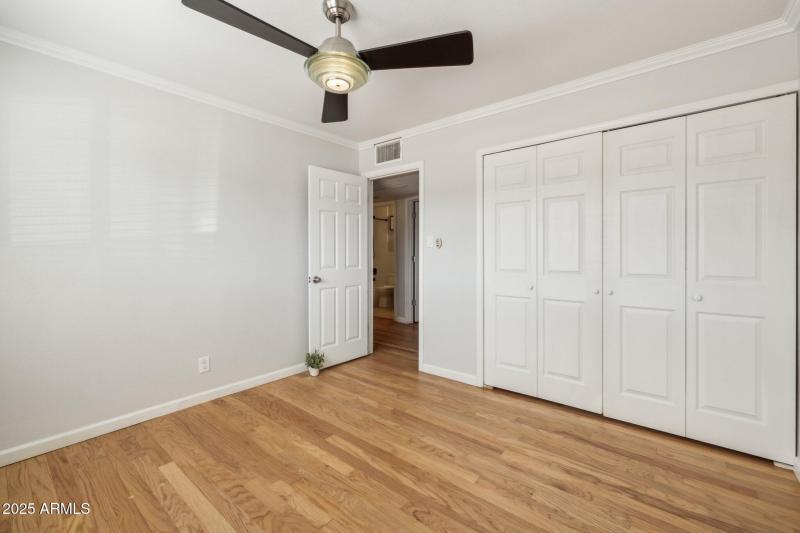 17-web-or-mls-6926-e-culver-st