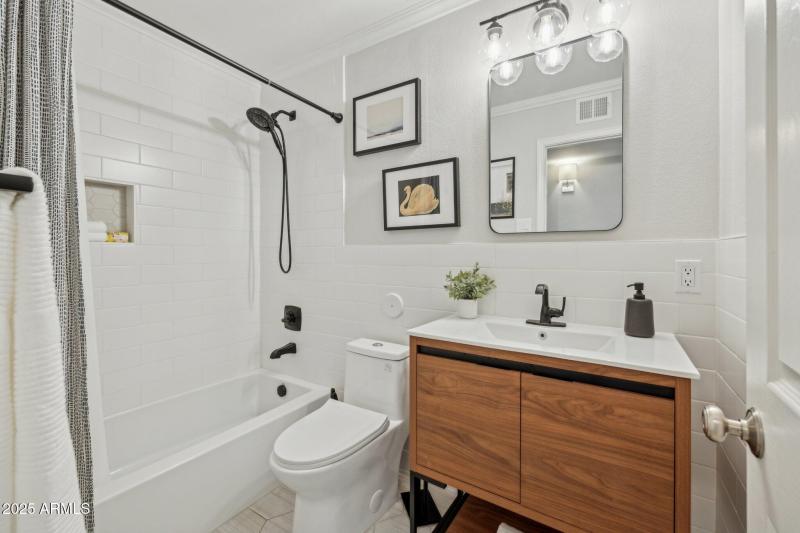 21-web-or-mls-6926-e-culver-st