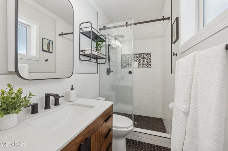 22-web-or-mls-6926-e-culver-st