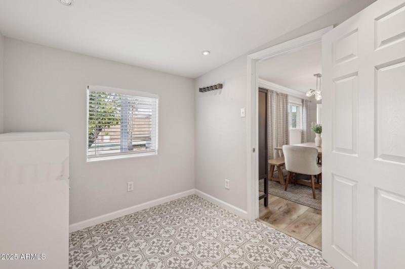 27-web-or-mls-6926-e-culver-st