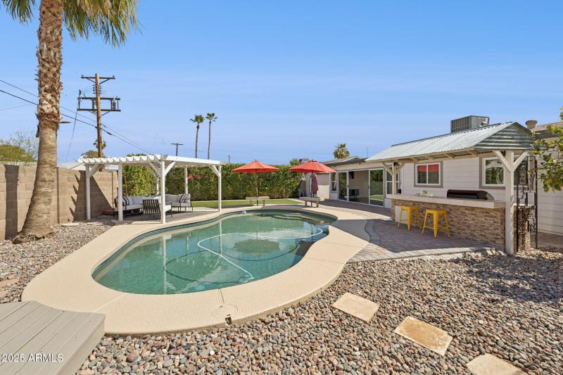 35-web-or-mls-6926-e-culver-st