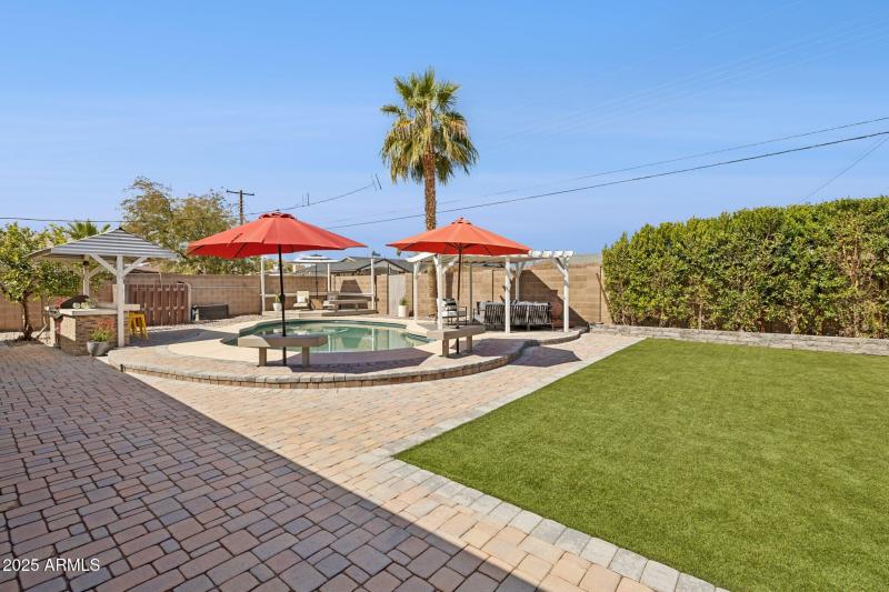 39-web-or-mls-6926-e-culver-st