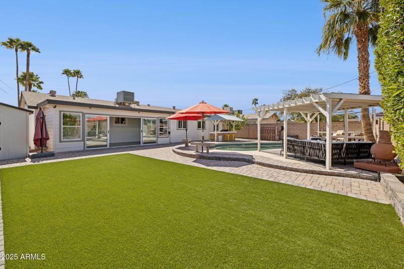 38-web-or-mls-6926-e-culver-st