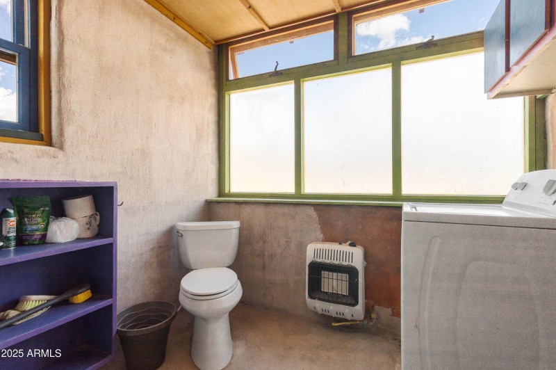 Bathroom, Washer included