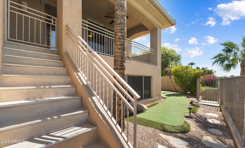 Private putting green off guest suite