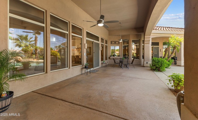 Large covered patio for entertaining