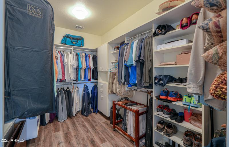 Custom closet system