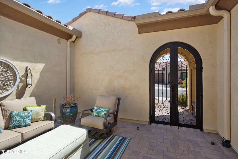 005-27396 W Escuda Dr
