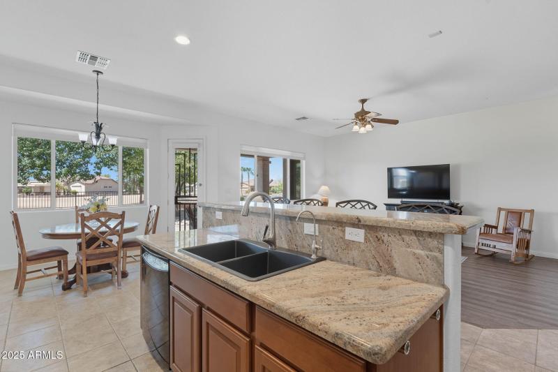 10-web-or-mls-Santa-10