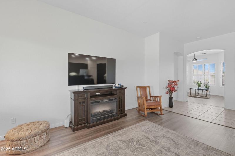 25-web-or-mls-Santa-25