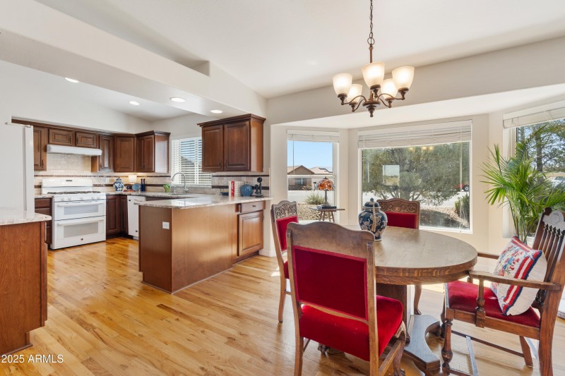 13-Dining Area & Kitchen