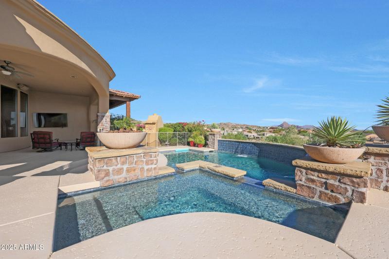 Spa w/Red Rock views