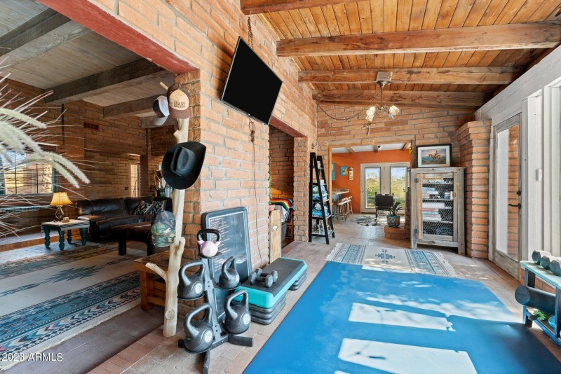 42-web-or-mls-2023-10-25 00.47.41-4