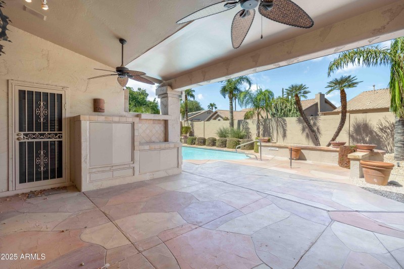 Covered Patio/Backyard