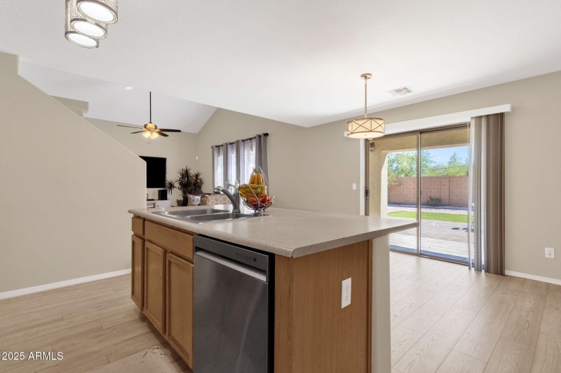 17-web-or-mls-5309-s-16th-dr