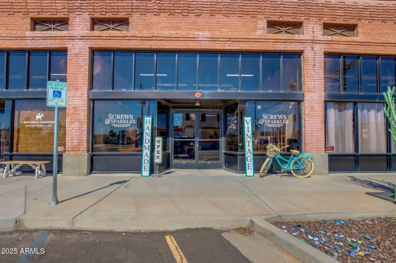 32-web-or-mls-Screws And Sparkles-4