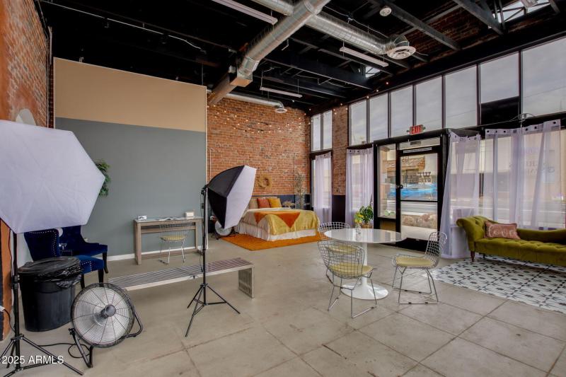 40-web-or-mls-Screws And Sparkles-12