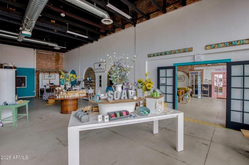 51-web-or-mls-Screws And Sparkles-23