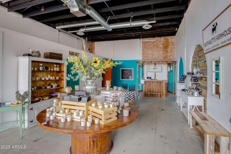 53-web-or-mls-Screws And Sparkles-25