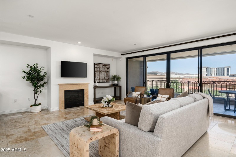 15-7175 E Camelback Rd #510 (15 of 42)