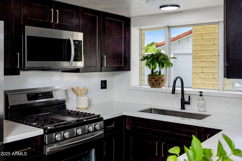 1708 E Solano Dr - 14