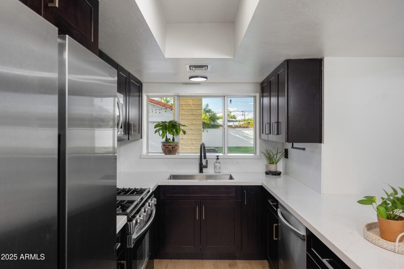 1708 E Solano Dr - 15