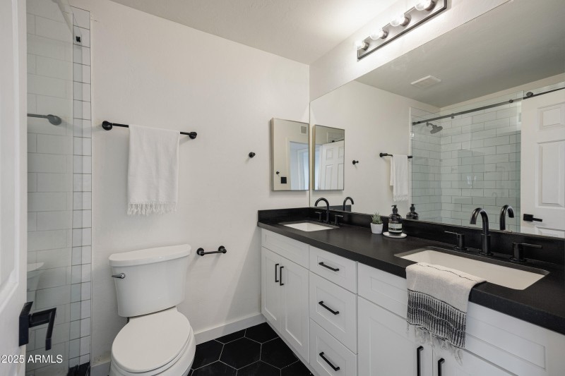 1708 E Solano Dr - 21