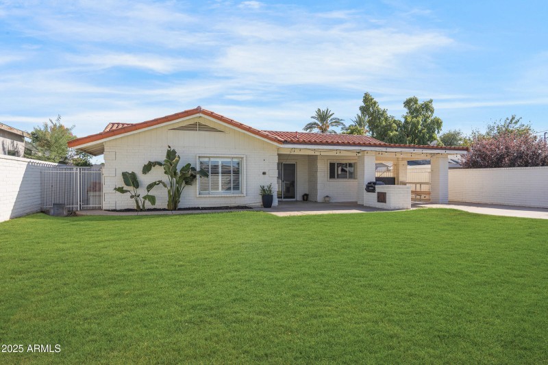 1708 E Solano Dr - 34