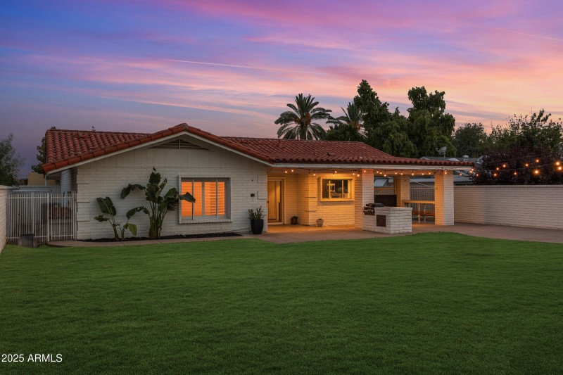 1708 E Solano Dr - 47