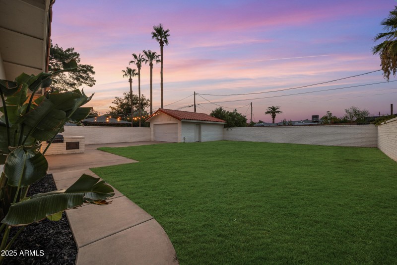 1708 E Solano Dr - 48