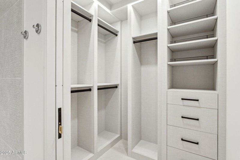 Guest Suite Walk-in Closet