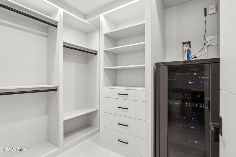 Guest Ensuite 2 Walk-in Closet