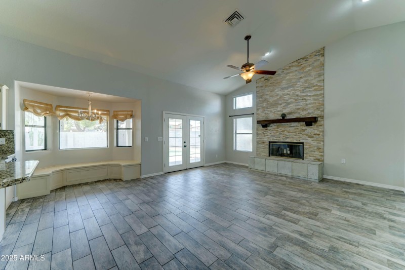 1119 e SouthShore Dr-12