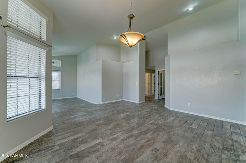 1119 e SouthShore Dr-19